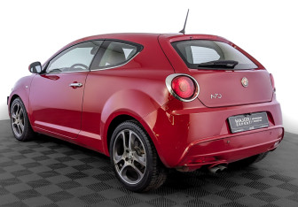 Подержанный автомобиль Alfa Romeo MiTo 2014 года (7 фото)