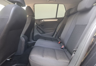Подержанный автомобиль Volkswagen Golf Hatchback 2012 года (11 фото)