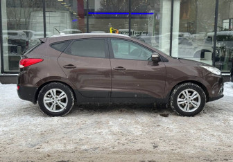 Подержанный автомобиль Hyundai ix35 2013 года (4 фото)