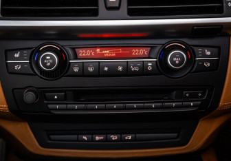 Подержанный автомобиль BMW X5 M 2012 года (21 фото)