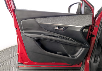 Подержанный автомобиль Peugeot 3008 2018 года (19 фото)