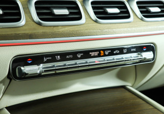 Подержанный автомобиль Mercedes-Benz GLE 2021 года (22 фото)