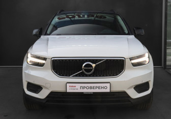 Подержанный автомобиль Volvo XC40 2019 года (2 фото)
