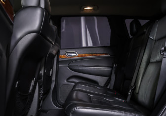 Подержанный автомобиль Jeep Grand Cherokee 2012 года (12 фото)