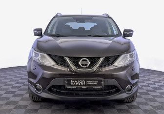 Подержанный автомобиль Nissan Qashqai 2014 года (2 фото)