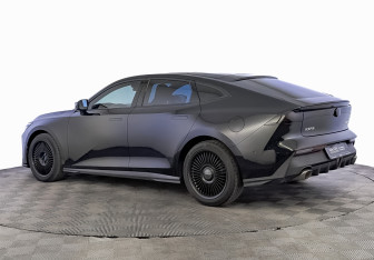 Подержанный автомобиль Changan UNI-V 2023 года (7 фото)