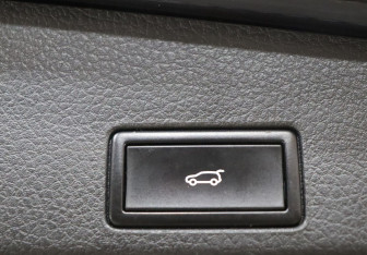 Подержанный автомобиль Volkswagen Touareg 2016 года (26 фото)