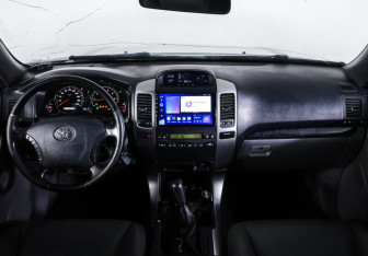 Подержанный автомобиль Toyota Land Cruiser Prado 2007 года (17 фото)