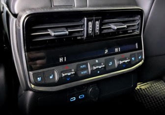 Подержанный автомобиль Toyota Land Cruiser Suv 2021 года (29 фото)