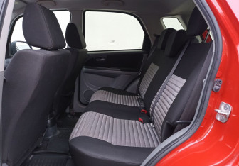 Подержанный автомобиль Suzuki SX4 Hatchback 2013 года (11 фото)