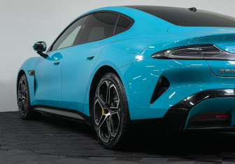 Подержанный автомобиль Xiaomi SU7 2024 года (19 фото)
