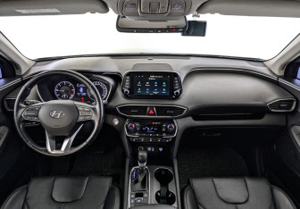 Подержанный автомобиль Hyundai Santa Fe 2019 года (14 фото)