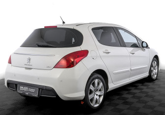 Подержанный автомобиль Peugeot 308 Hatchback 2011 года (5 фото)
