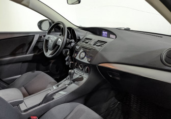 Подержанный автомобиль Mazda 3 Sedan 2012 года (13 фото)