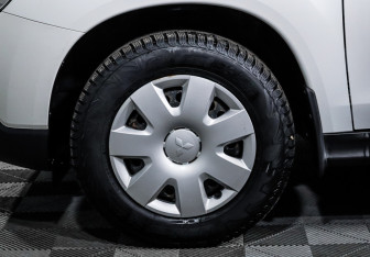 Подержанный автомобиль Mitsubishi ASX 2010 года (14 фото)