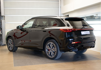 Подержанный автомобиль Audi Q5 2025 года (6 фото)