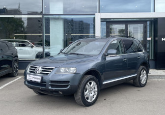 Подержанный автомобиль Volkswagen Touareg 2006 года (1 фото)