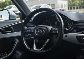 Подержанный автомобиль Audi A4 Sedan 2016 года (10 фото)