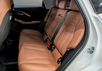 Подержанный автомобиль Omoda C5 2023 года (12 фото)