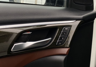 Подержанный автомобиль GAC GS8 2021 года (22 фото)