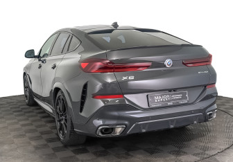 Подержанный автомобиль BMW X6 2023 года (7 фото)