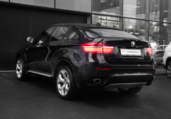 Подержанный автомобиль BMW X6 2010 года (7 фото)