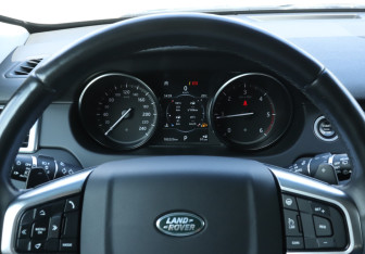 Подержанный автомобиль Land Rover Discovery Sport 2019 года (11 фото)