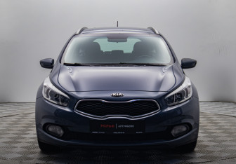 Подержанный автомобиль Kia Ceed Wagon 2015 года (8 фото)