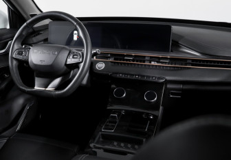 Подержанный автомобиль Exeed LX 2023 года (12 фото)