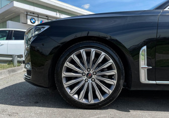 Подержанный автомобиль Hongqi H9 2023 года (24 фото)