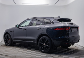 Подержанный автомобиль Jaguar F-Pace 2016 года (3 фото)