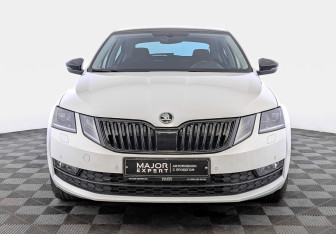 Подержанный автомобиль Skoda Octavia Liftback 2019 года (2 фото)