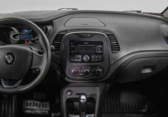 Подержанный автомобиль Renault Kaptur 2018 года (14 фото)