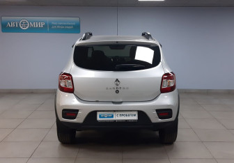 Подержанный автомобиль Renault Sandero 2020 года (6 фото)