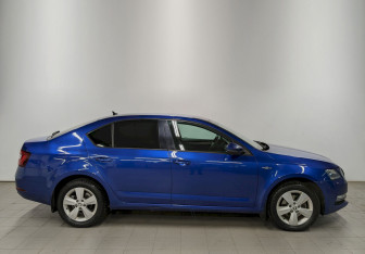 Подержанный автомобиль Skoda Octavia Liftback 2019 года (4 фото)