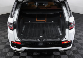 Подержанный автомобиль Land Rover Discovery Sport 2015 года (9 фото)