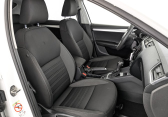 Подержанный автомобиль Skoda Octavia Liftback 2018 года (24 фото)