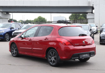 Подержанный автомобиль Peugeot 308 Hatchback 2010 года (7 фото)