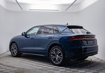 Подержанный автомобиль Audi Q8 2019 года (7 фото)