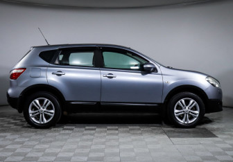 Подержанный автомобиль Nissan Qashqai 2010 года (4 фото)