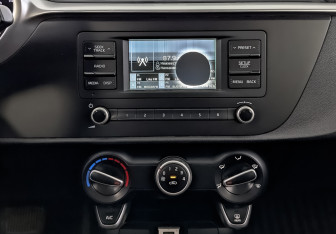 Подержанный автомобиль Kia Rio Hatchback 2021 года (16 фото)