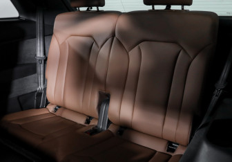 Подержанный автомобиль Audi Q7 2023 года (18 фото)