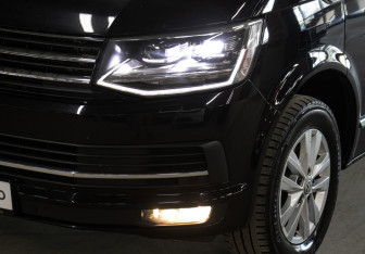 Подержанный автомобиль Volkswagen Caravelle 2017 года (24 фото)