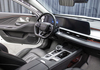 Подержанный автомобиль Chery Arrizo 8 2023 года (11 фото)