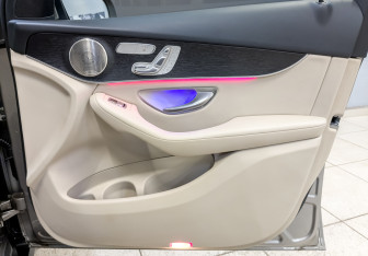 Подержанный автомобиль Mercedes-Benz GLC Coupe 2021 года (24 фото)
