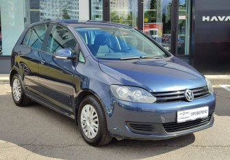 Подержанный автомобиль Volkswagen Golf Plus 2011 года (3 фото)
