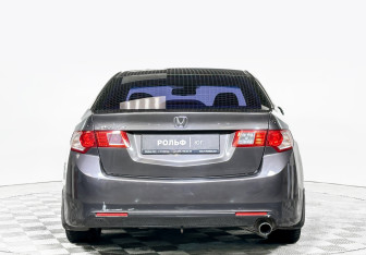 Подержанный автомобиль Honda Accord Sedan 2008 года (6 фото)