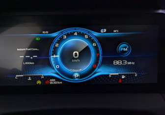 Подержанный автомобиль Geely Okavango 2023 года (13 фото)