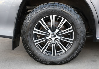 Подержанный автомобиль Lexus LX 2019 года (25 фото)