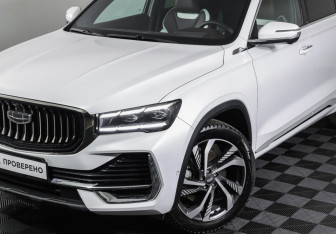 Подержанный автомобиль Geely Monjaro 2024 года (25 фото)